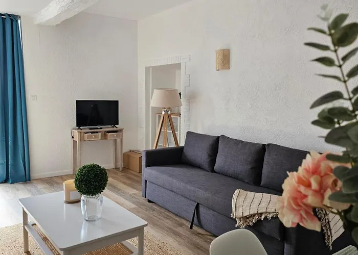 Le Qg Des Epesses A 5 Min Du Puy Dufou Tatil Evi Les Épesses