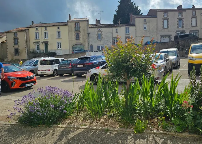 Le Qg Des Epesses A 5 Min Du Puy Dufou Tatil Evi *